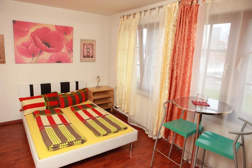 Haus Enteresan Aparthotel Кьолн Стая снимка
