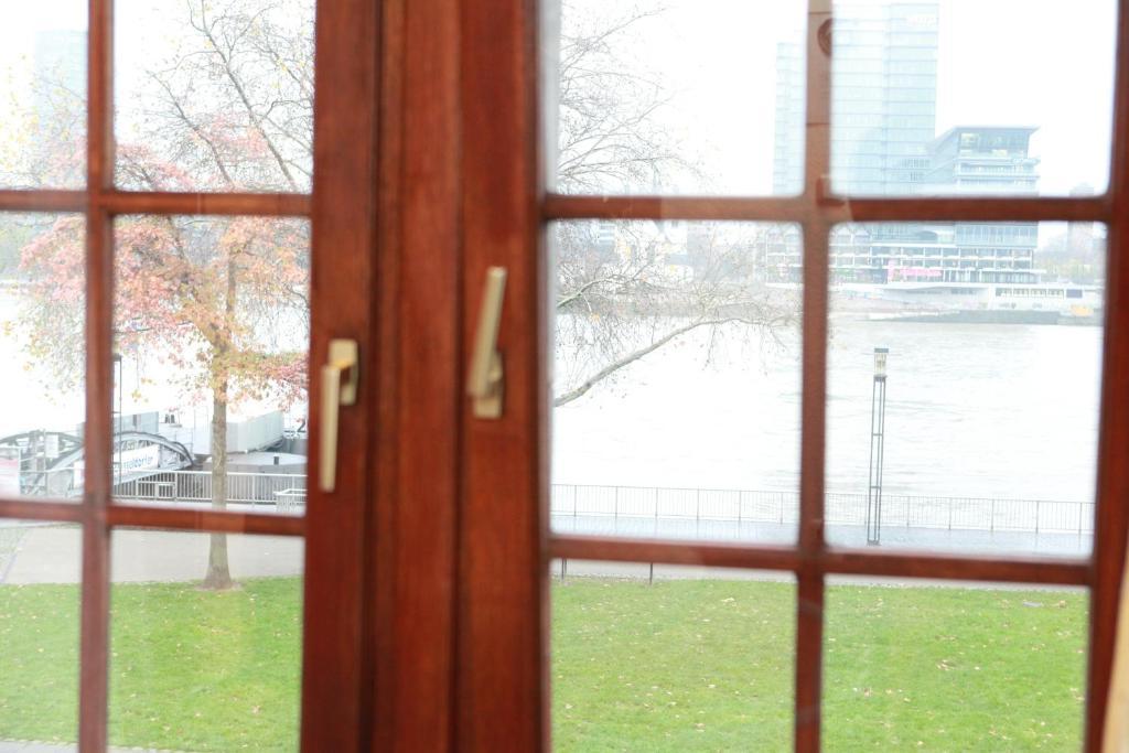 Haus Enteresan Aparthotel Кьолн Стая снимка